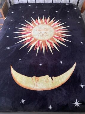 Vintage Solaron Sun and Moon Korean Mink Blanket in 100% polyester HEAVY WEIGHT!